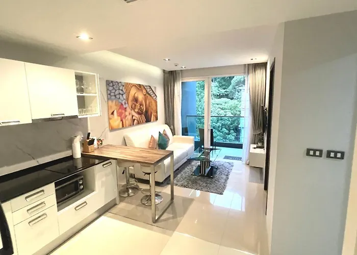 Emerald Terrace Condo 52-The Award 1 Bed Pool View Gem By Psr